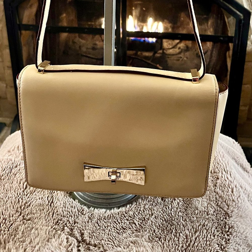 KATE SPADE Tan Purse with Bow Locket - Picture 6 of 7